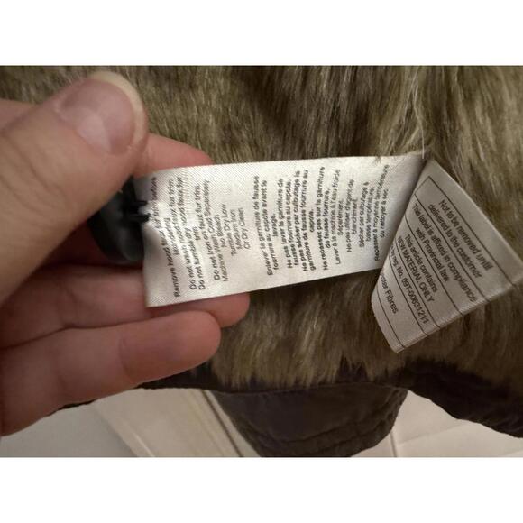 Aritzia TNA Platoon military utility jacket in grey with a faux-fur lined hood. - Picture 7 of 13